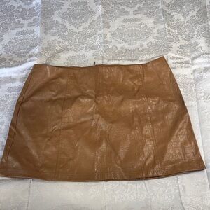 Versona Brown Textured Pleather Mini Skirt Size XL